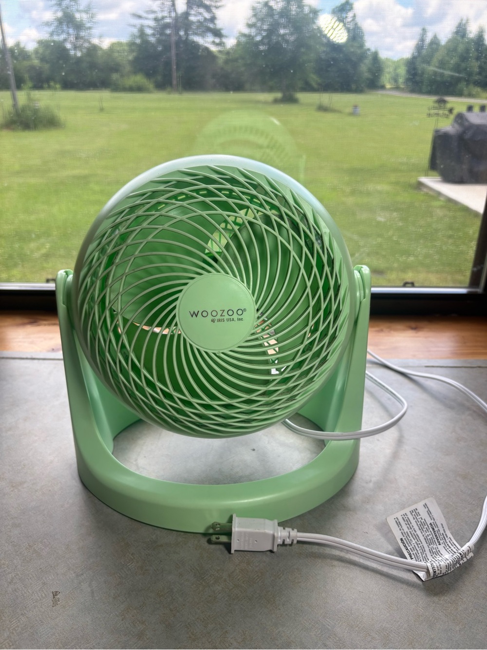 WOOZOO Mint Green Desk Fan with 3 Speeds and 360 Degree Vertical Tilt